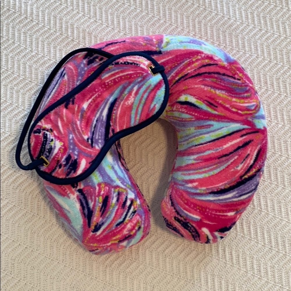 NWOT Lilly Pulitzer Neck Pillow